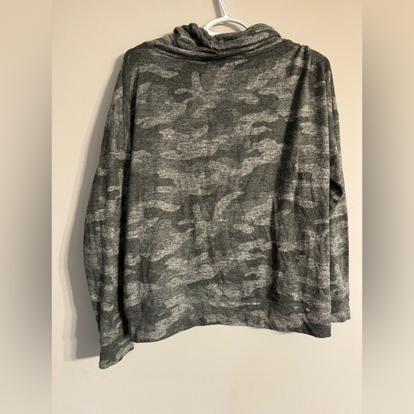 2/$15 Maurice’s Camo Set Short & Cowl Neck - Picture 5 of 10